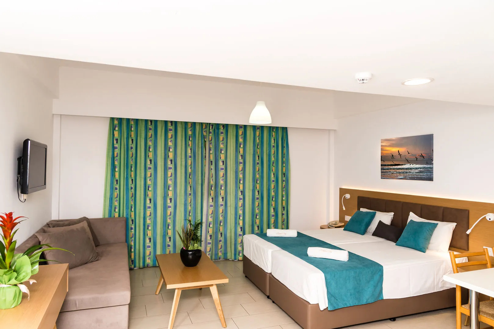 Foto - Helios Bay Hotel and Suites