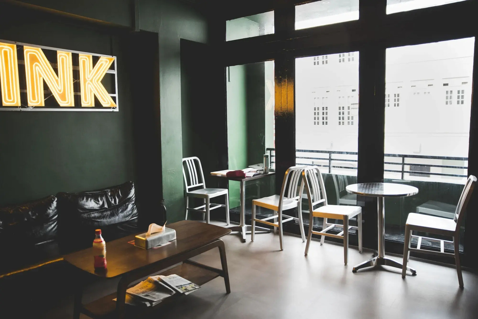 Foto - Wink at Mosque Street