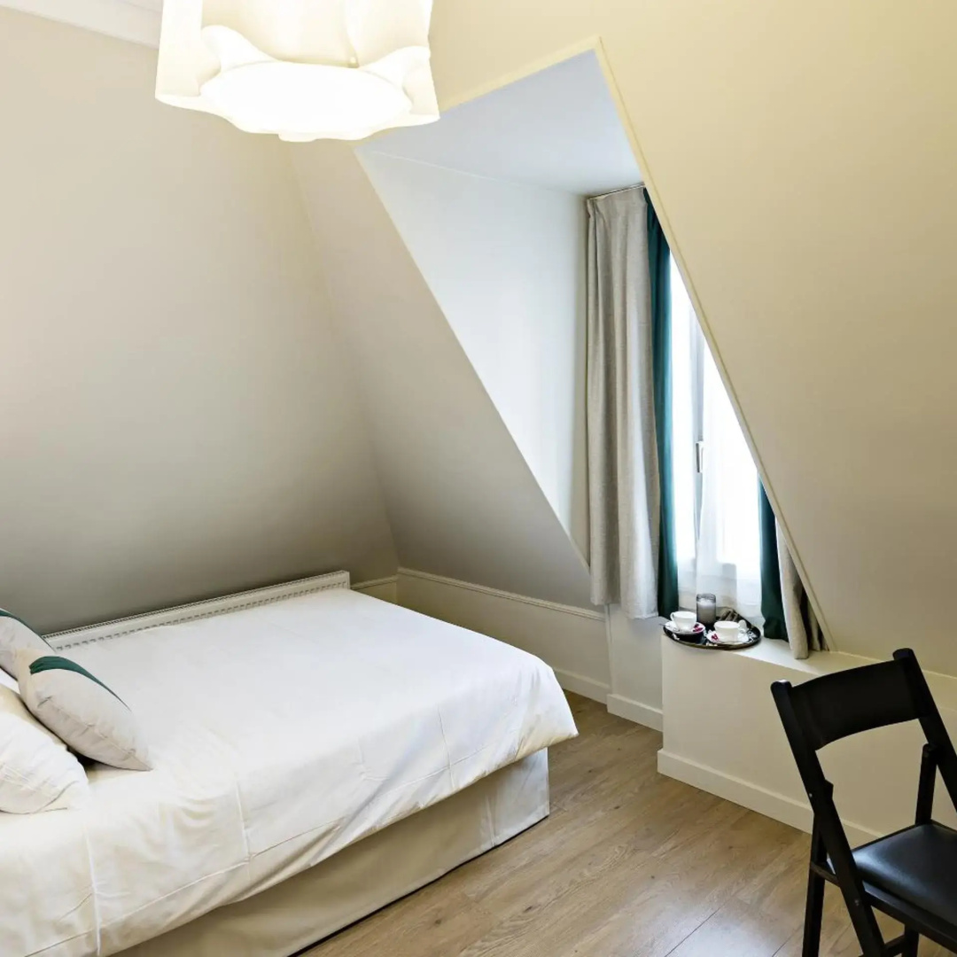Photo - Modern Hotel