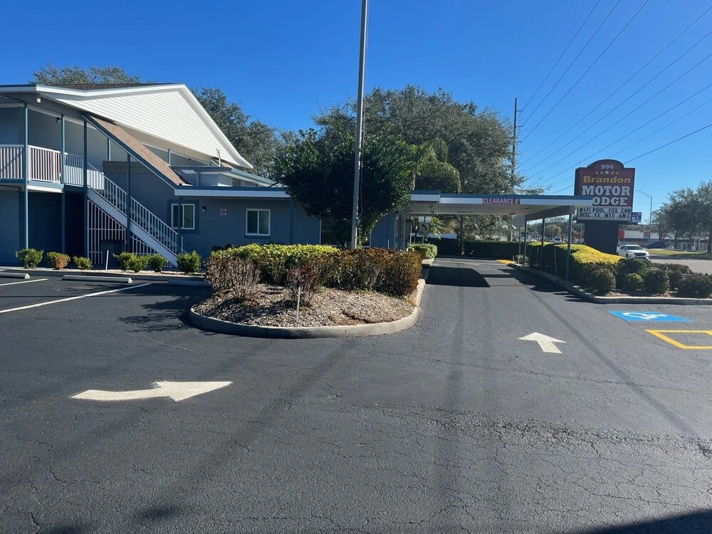 Photo - Brandon Motor Lodge