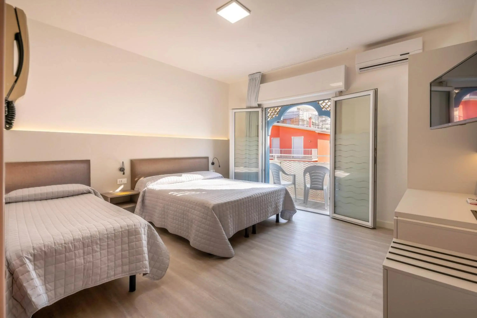 Photo - Hotel Maxim