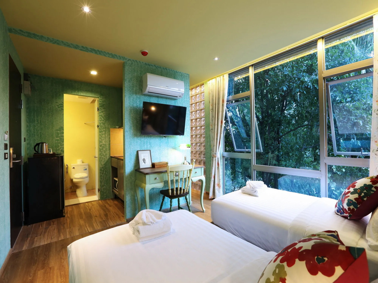 Photo - Tints of Blue Hotel