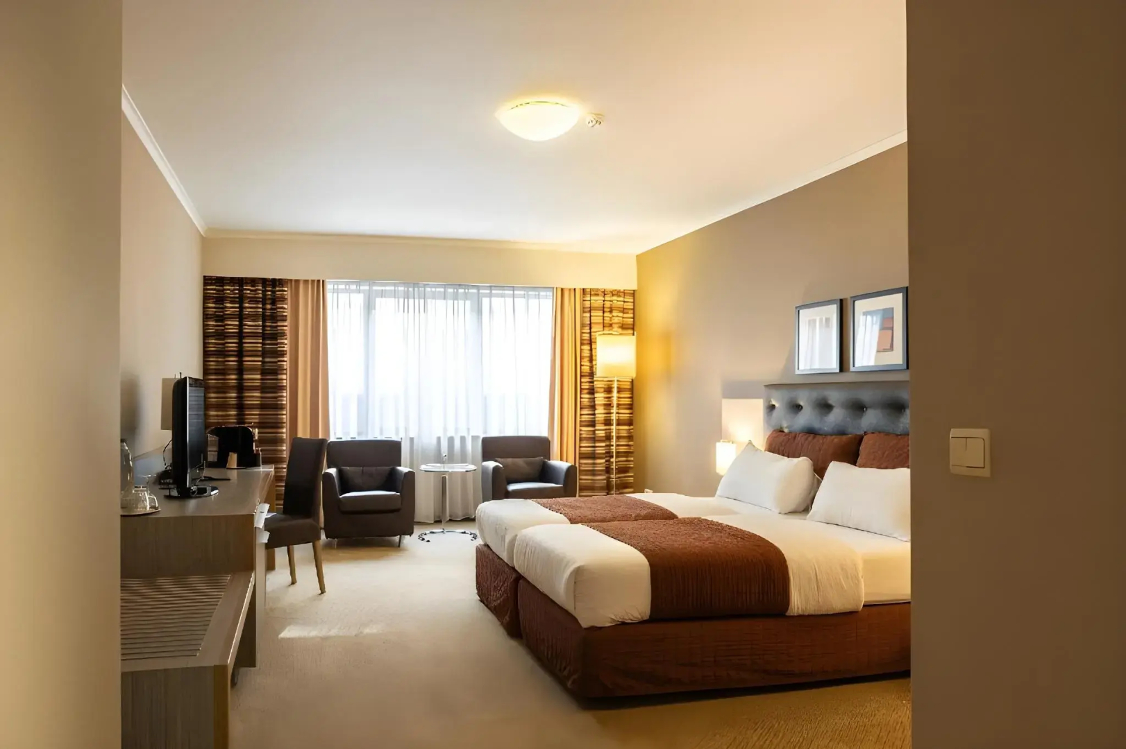 Photo - Hyllit Hotel