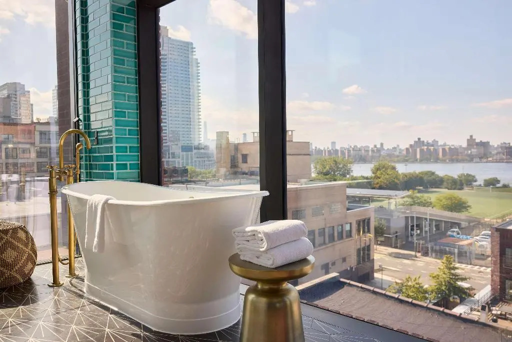 Photo - Arlo Williamsburg