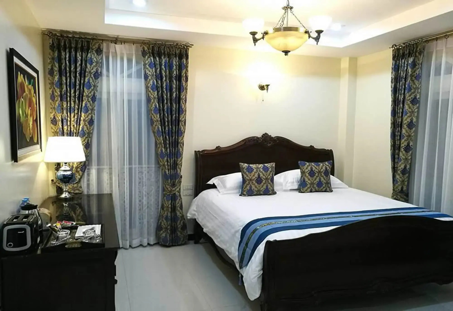 Foto - The Velvet Orchid