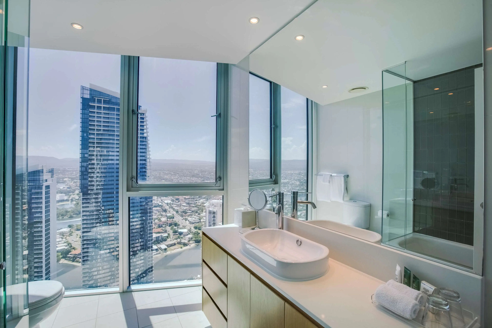 Photo - Hilton Surfers Paradise Hotel & Residences.