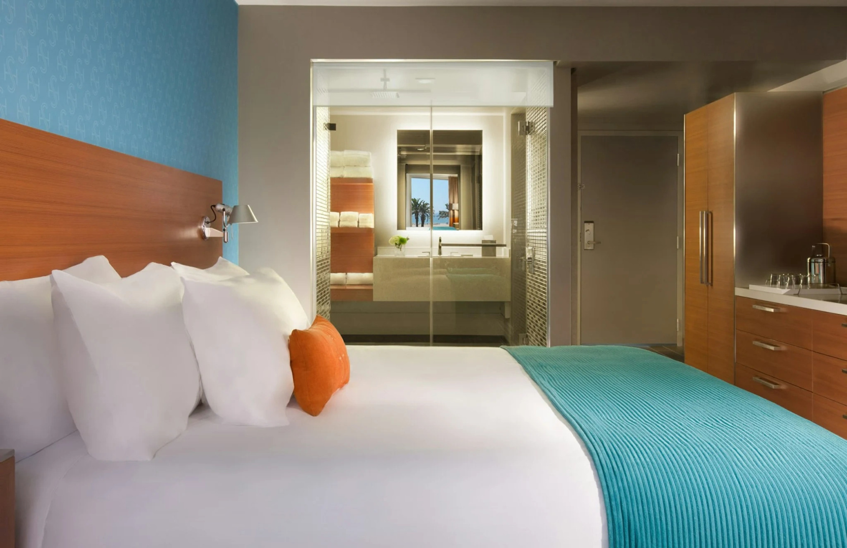 Photo - Shore Hotel