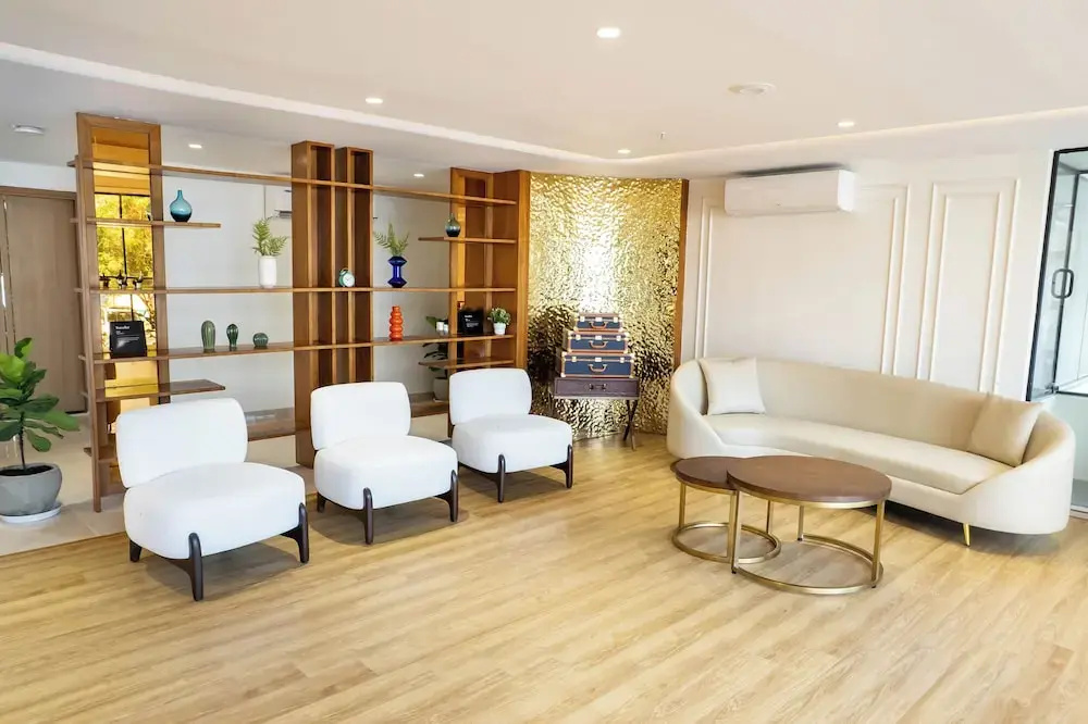 Photo - Trunk & Trolley A Luxury Boutique Hotel