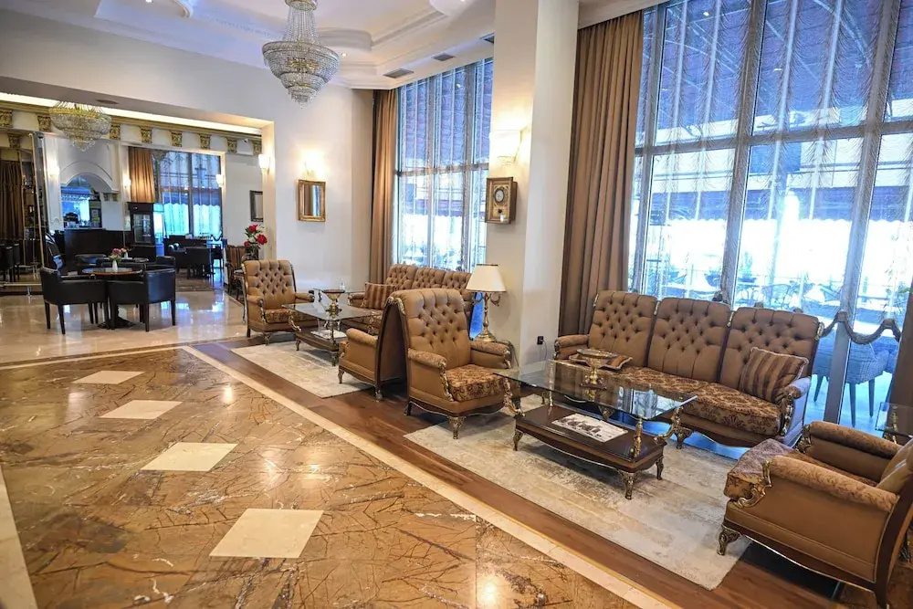 Photo - Stone Bridge Hotel