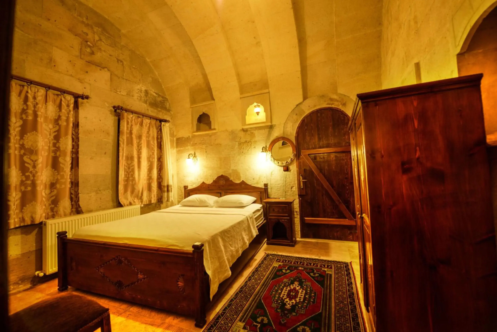 Photo - Vineyard Cave Hotel