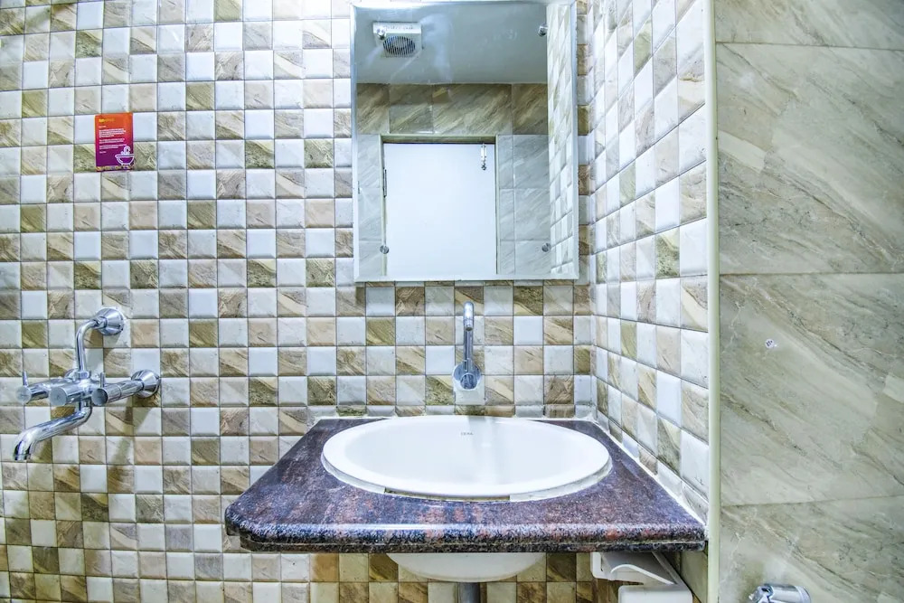 Photo - FabHotel Jansi Deluxe - Nr Gandhipuram Bus stand