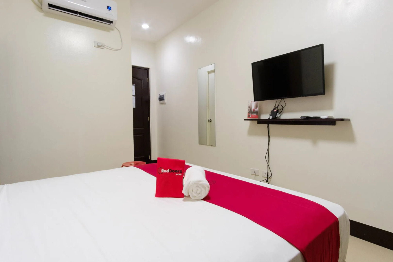 Foto - RedDoorz Plus at EDSA Congressional