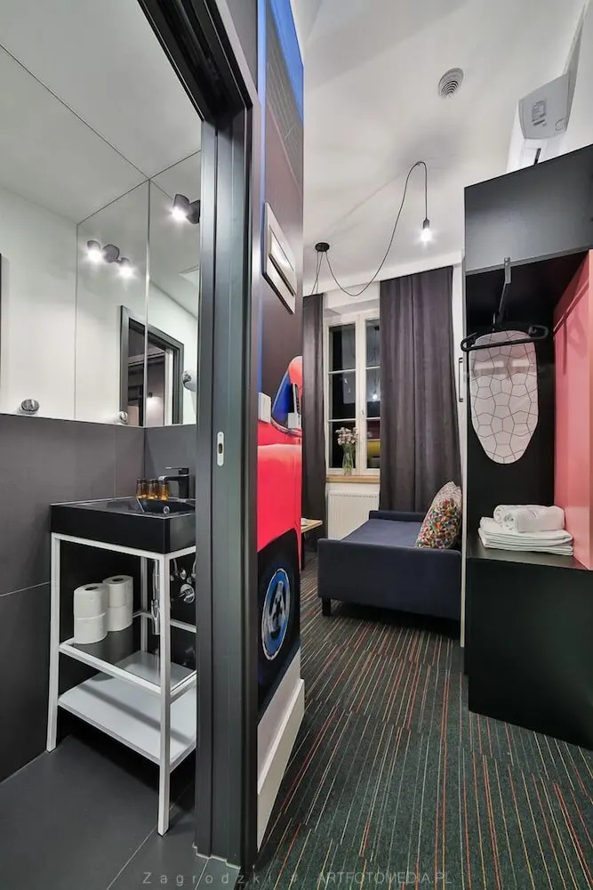 Foto - Saint Thomas Corner - by Upstairs