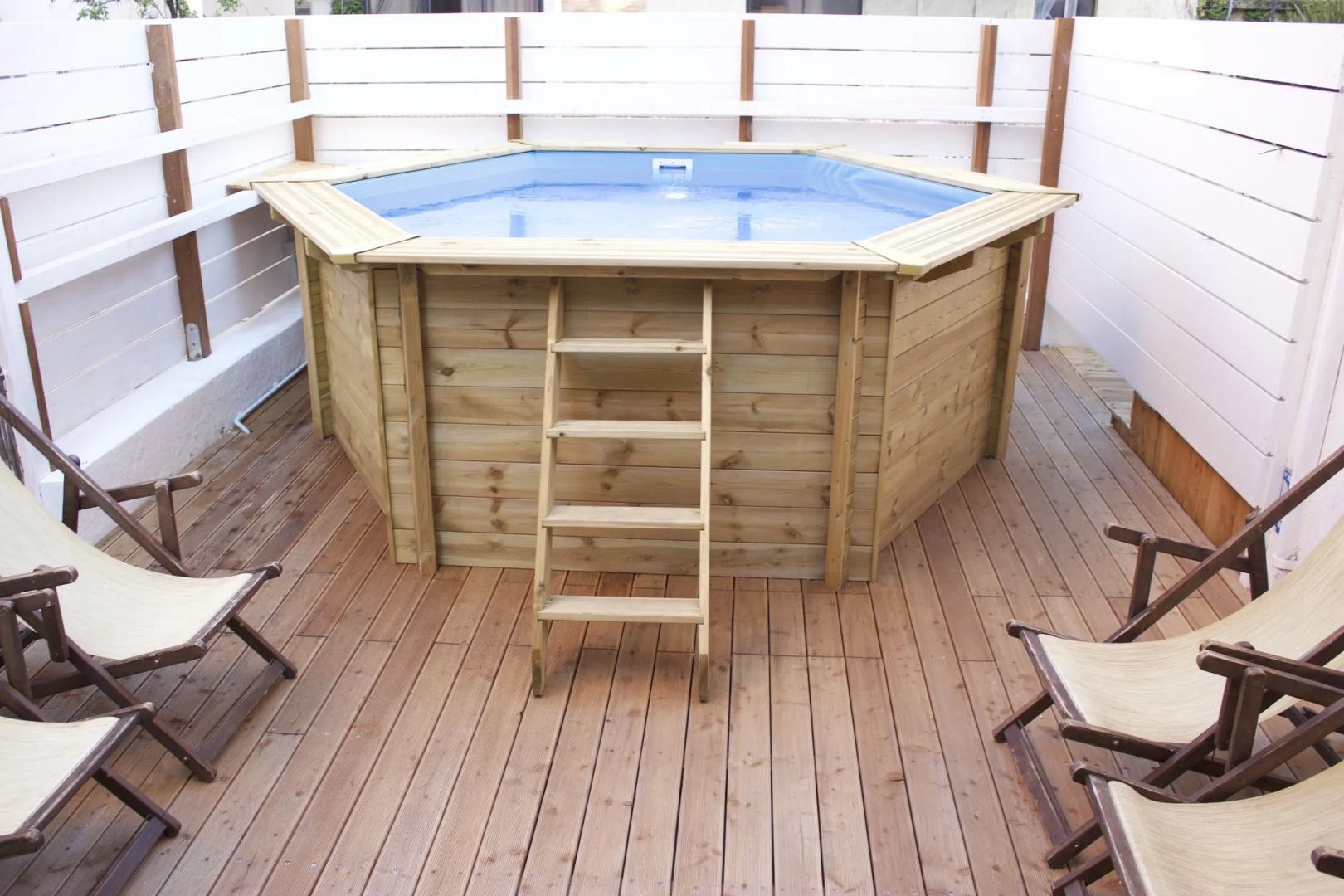 Photo - Sunflower Beach Backpacker Hostel & Bar