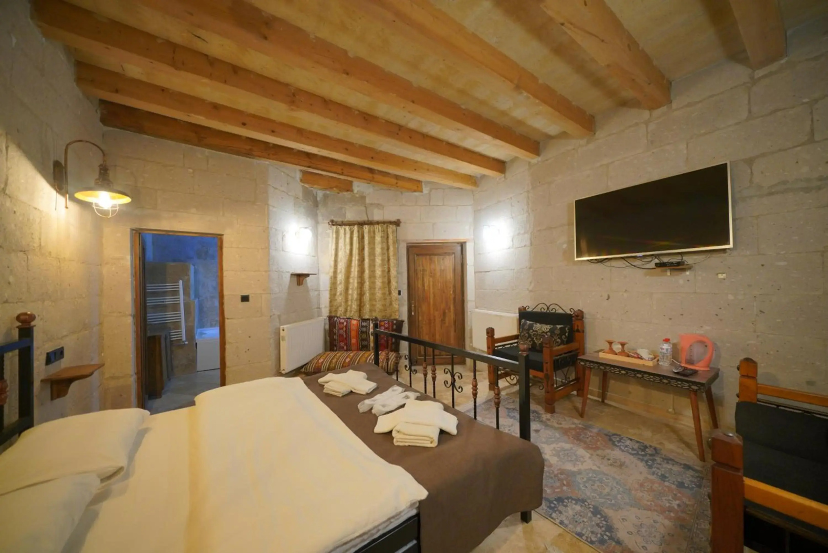 Photo - View Cave Hotel