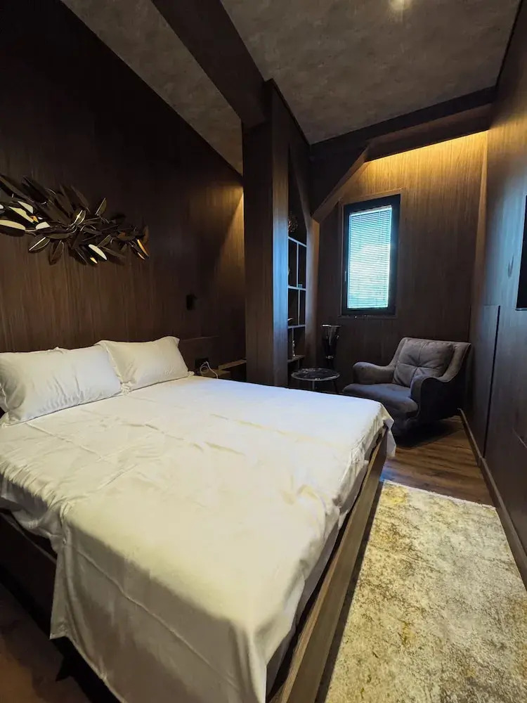 Photo - The HH Point