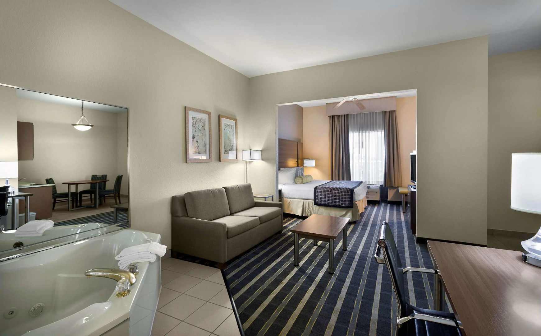 Photo - Four Points by Sheraton College Park Atlanta Airport