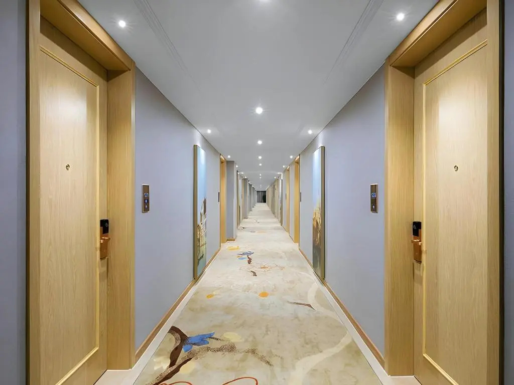 Vienna International Hotel (Dongwu South Road Hongzhuang Metro Station)