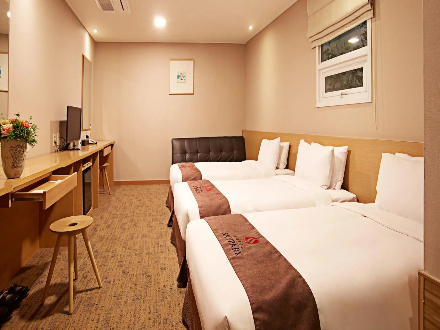 Photo - Hotel Skypark Myeongdong 3