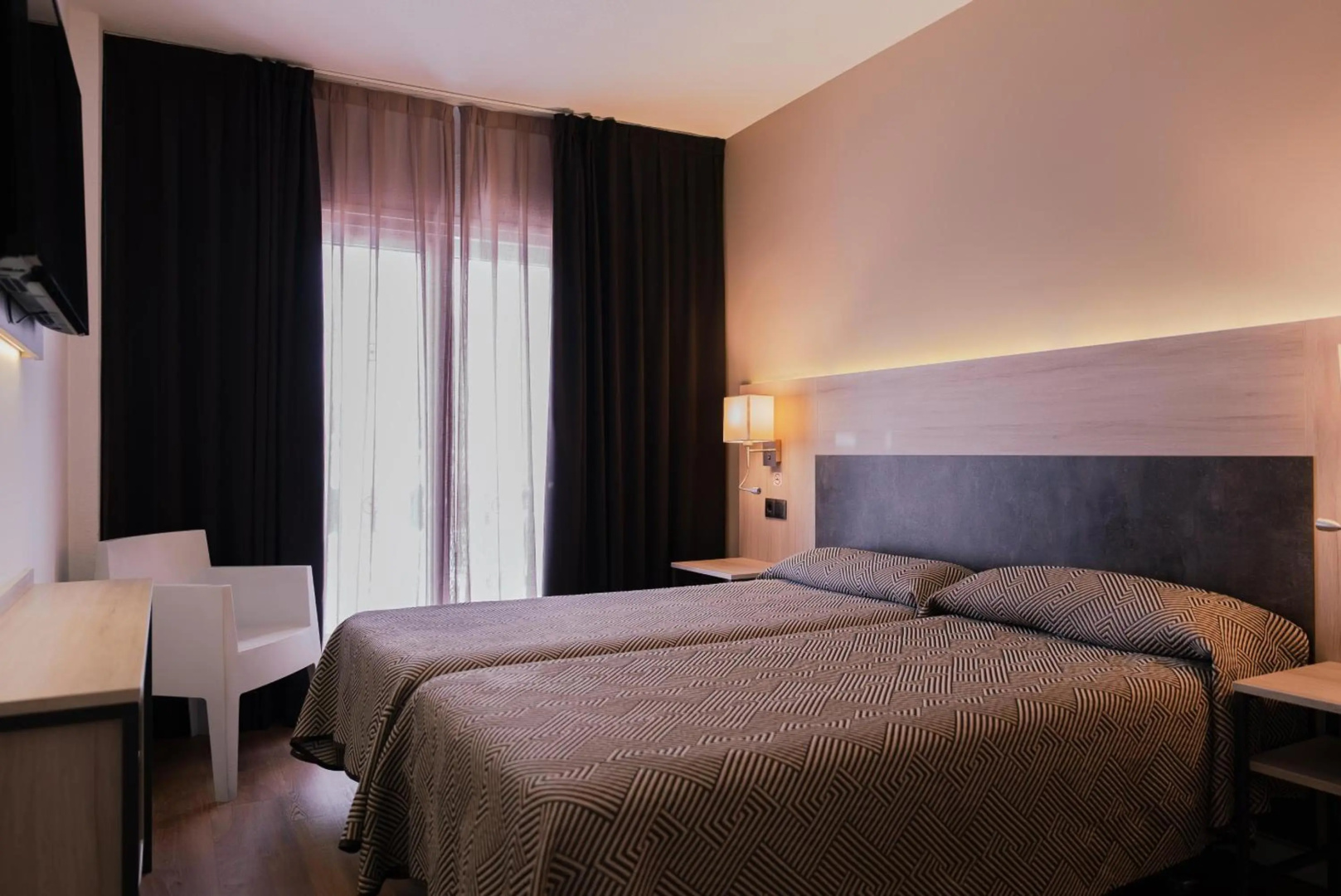 Photo - Port Fiesta Park Hotel