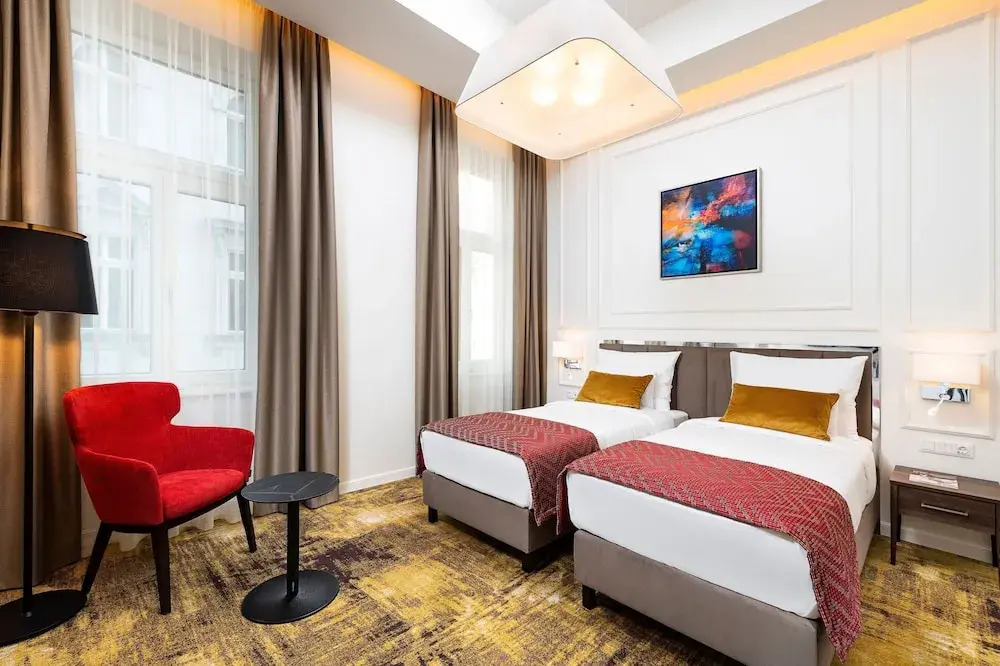 Photo - Three Corners Avenue Hotel