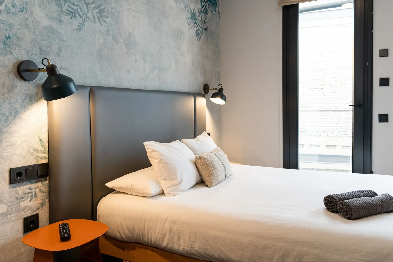 Photo - Welldone Quality - Crystal pool