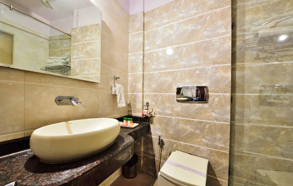 Foto - Hotel Taksh inn, Near Karol Bagh, Metro Station