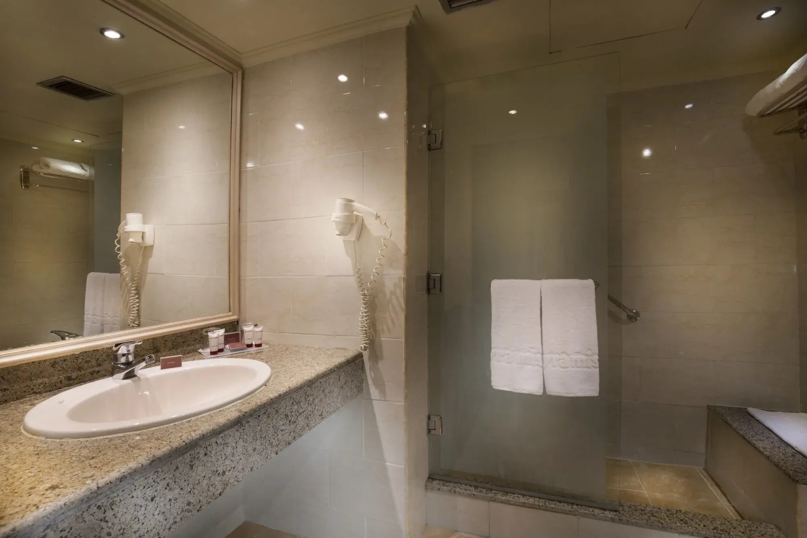 Photo - Pyramisa Suites Hotel Cairo