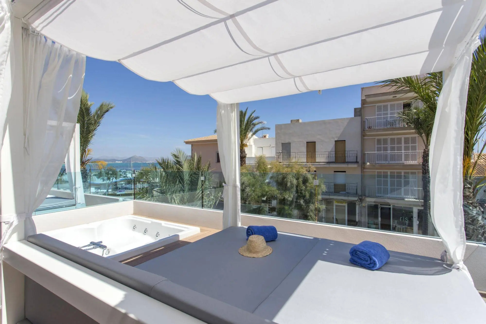 Foto - Llaut Boutique Hotel