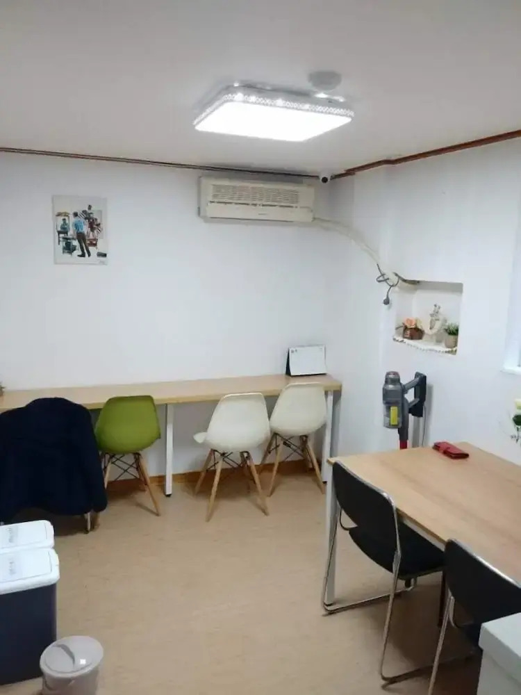 Foto - Sweet House Seoul, Line 2 & 5 - Direct to Hongdae Gangnam