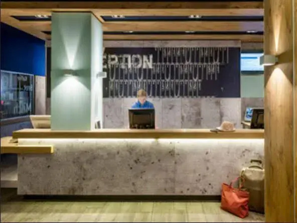 Photo - B&B HOTEL Erlangen-Tennenlohe