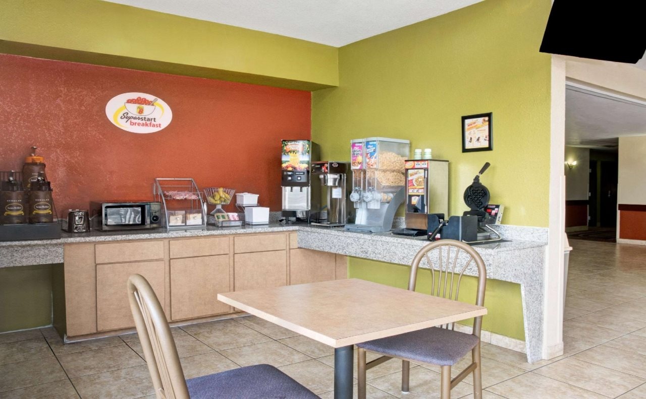 Photo - Red Lion Inn & Suites IAH Airport East