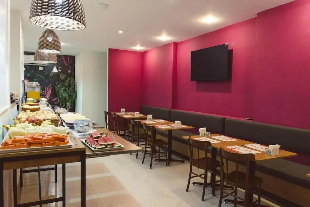 Photo - CLH Suites Domingos Ferreira