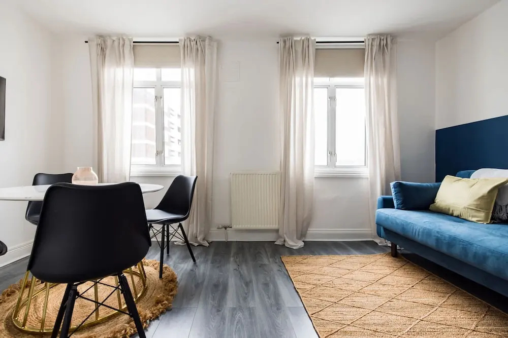 Stylish 2 Bedroom Apartment - Shepherd s Bush