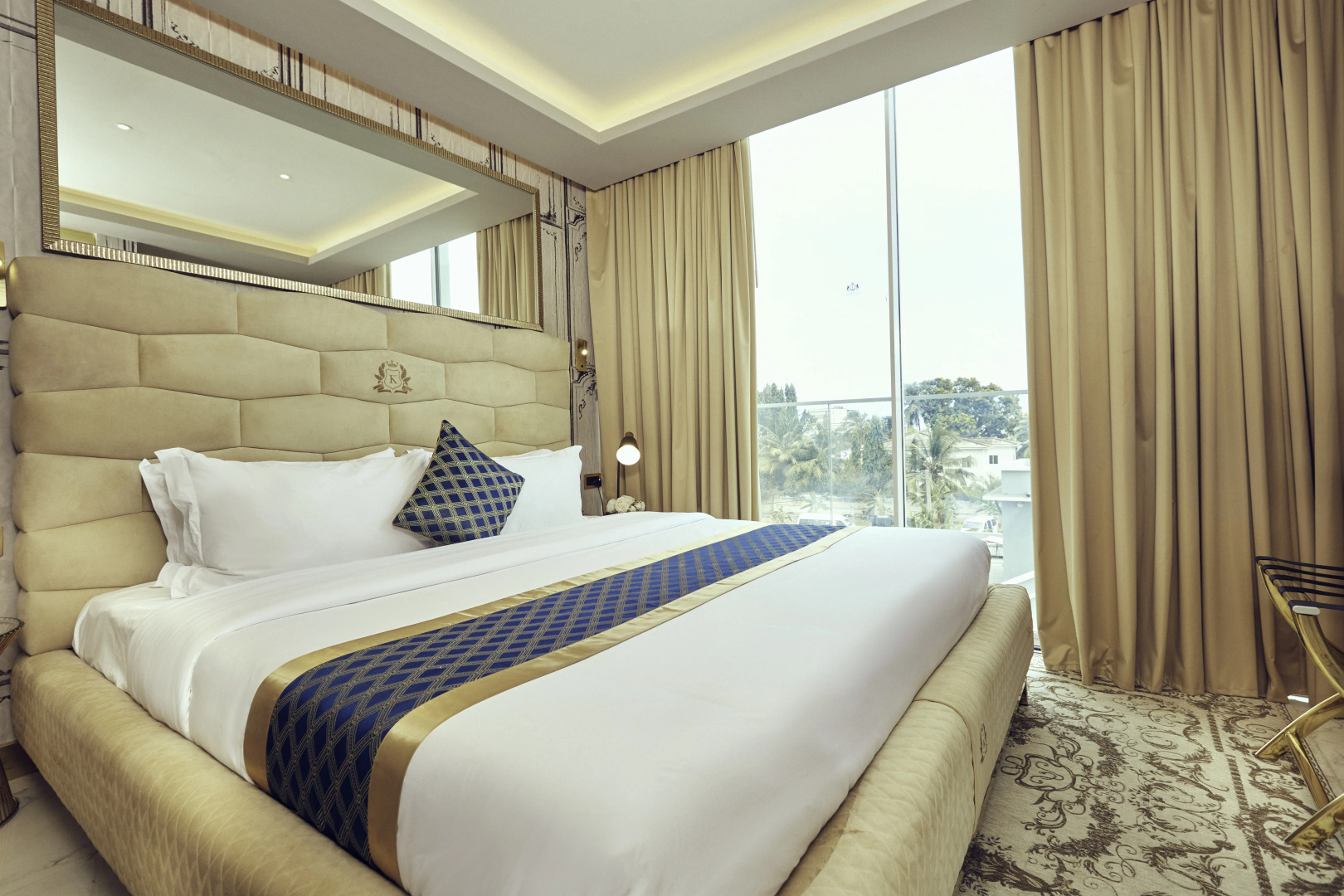 Foto - Number One Oxford Street Hotel & Suites