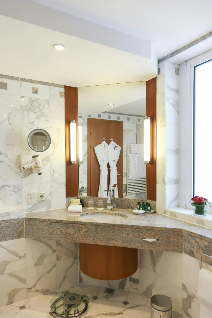 Photo - Le Royal Hotels & Resorts