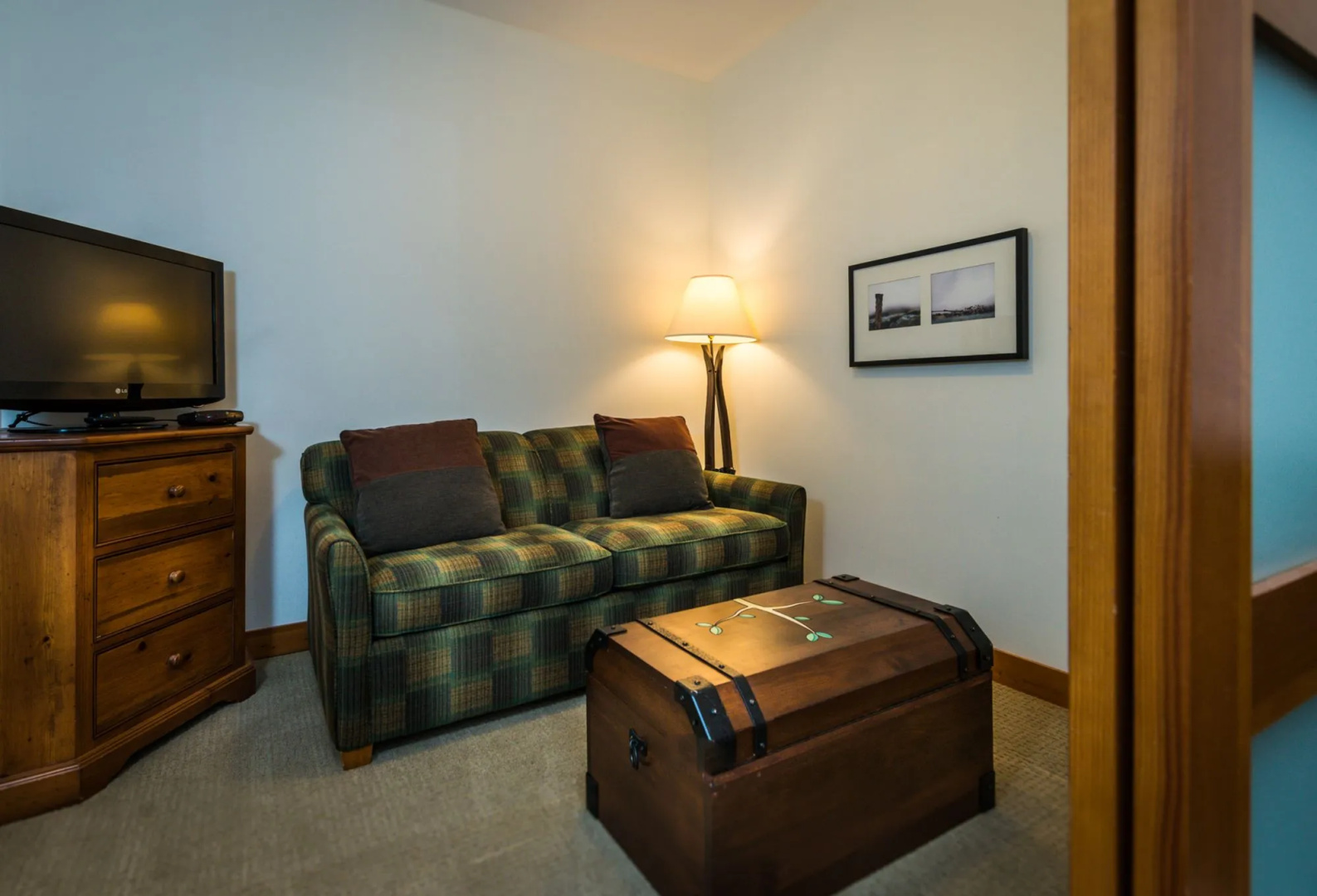Photo - First Tracks Lodge, by Lodging Ovations