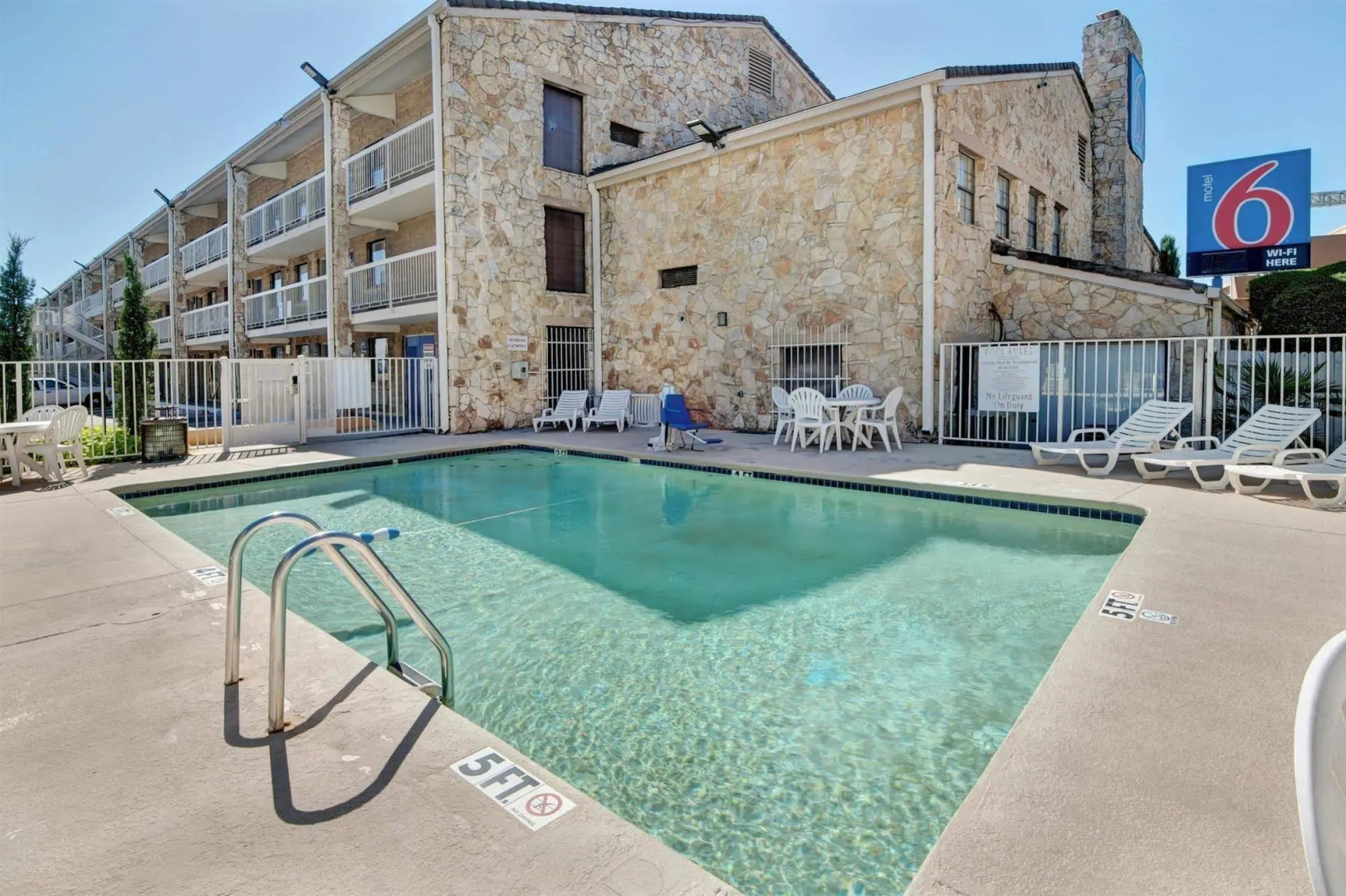 Photo - Motel 6 Dallas, TX - Forest Lane