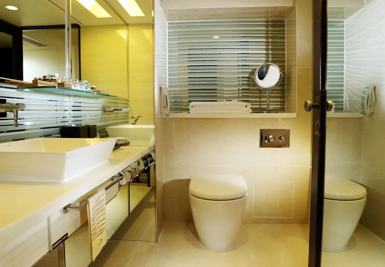 Photo - Regal Oriental Hotel