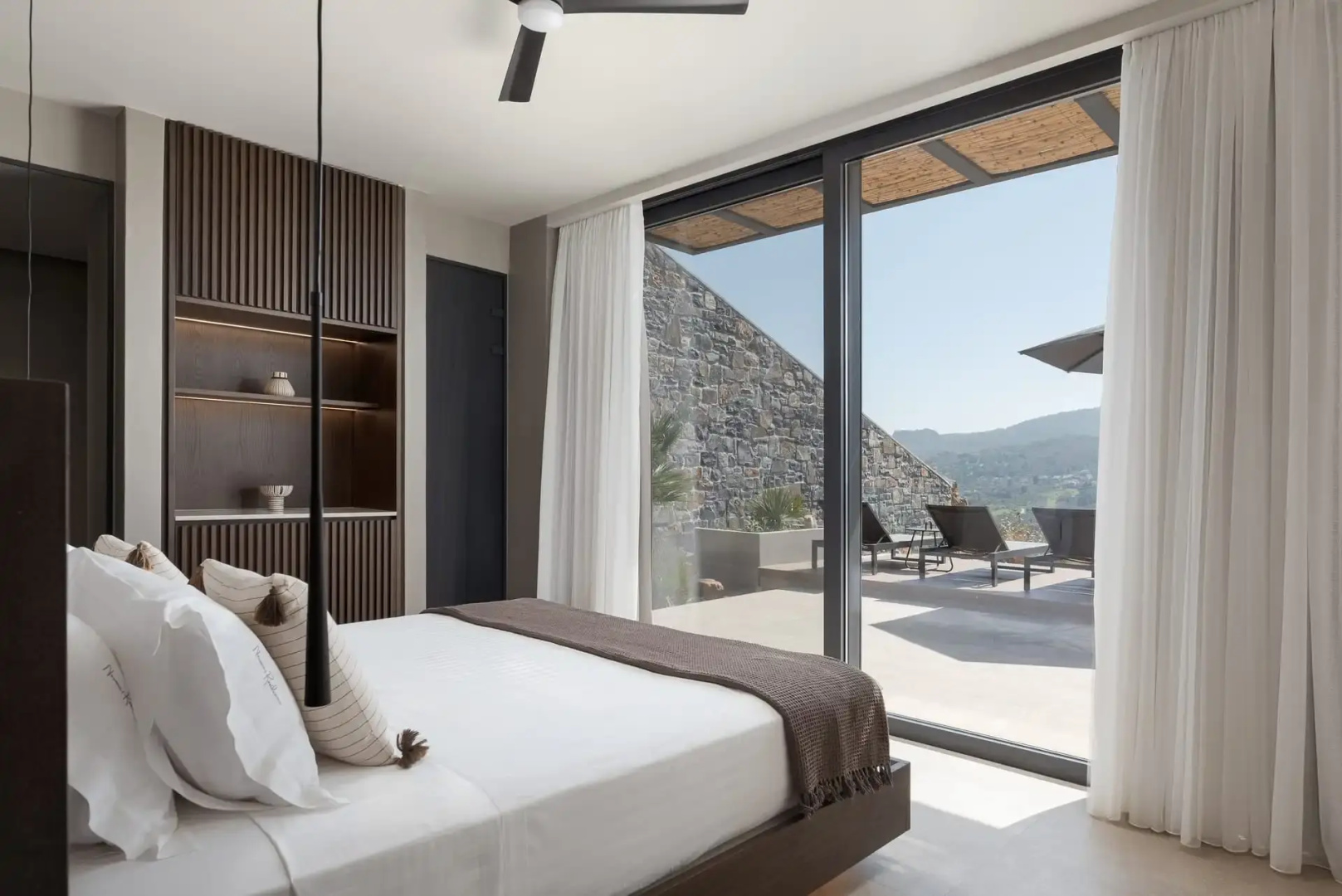 Photo - Neromai Cave Luxury Villas