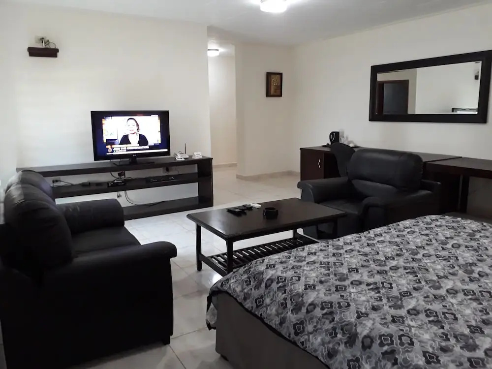Atlantis Beach Hotel — фото 1
