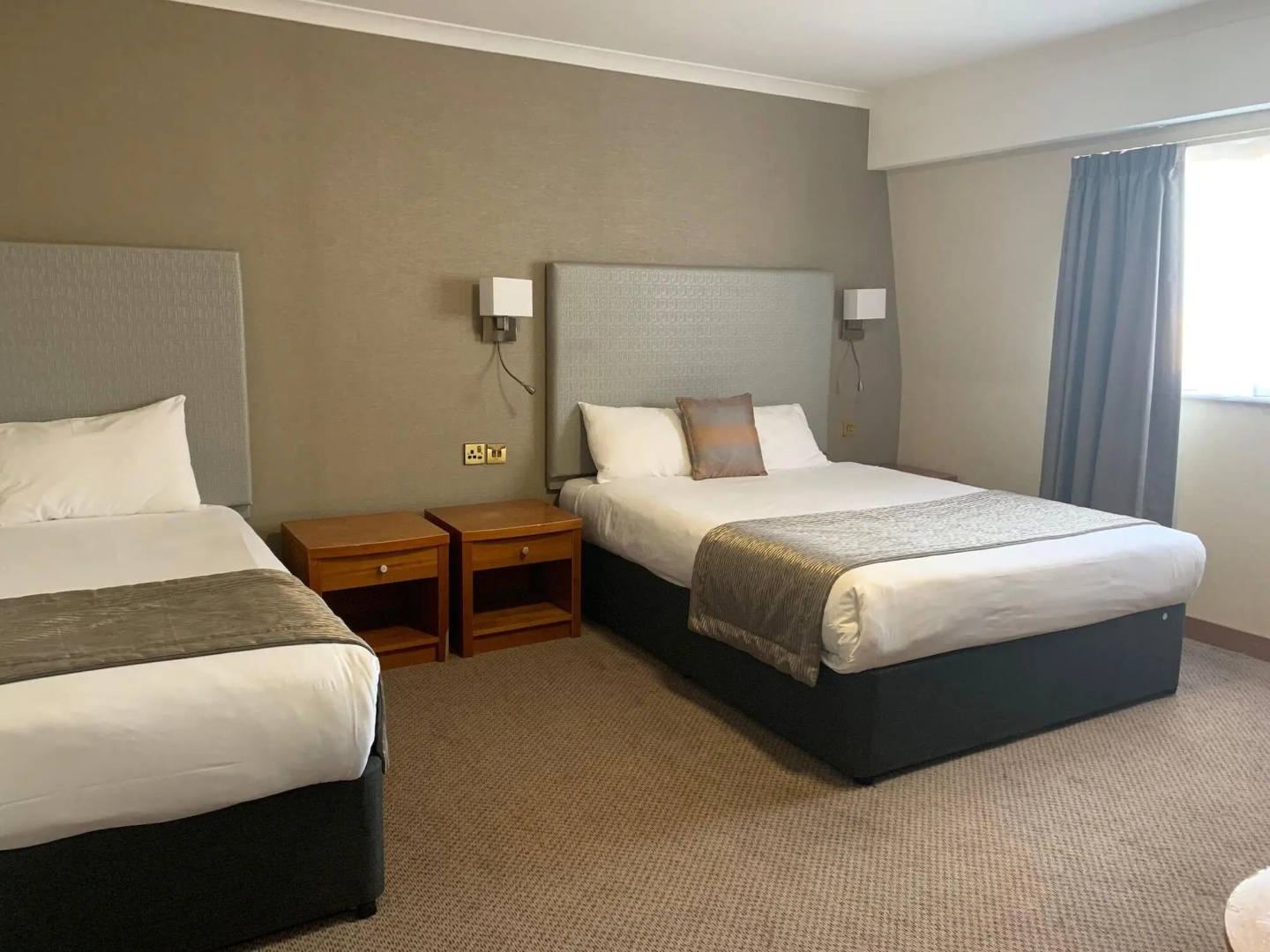 Photo - Savera Hotel South Ruislip