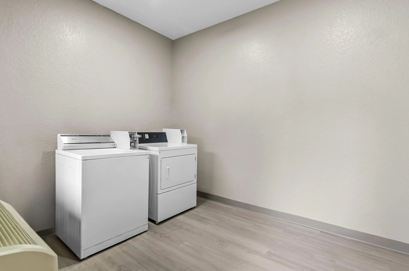 Photo - Super 8 by Wyndham Houston/Brookhollow NW