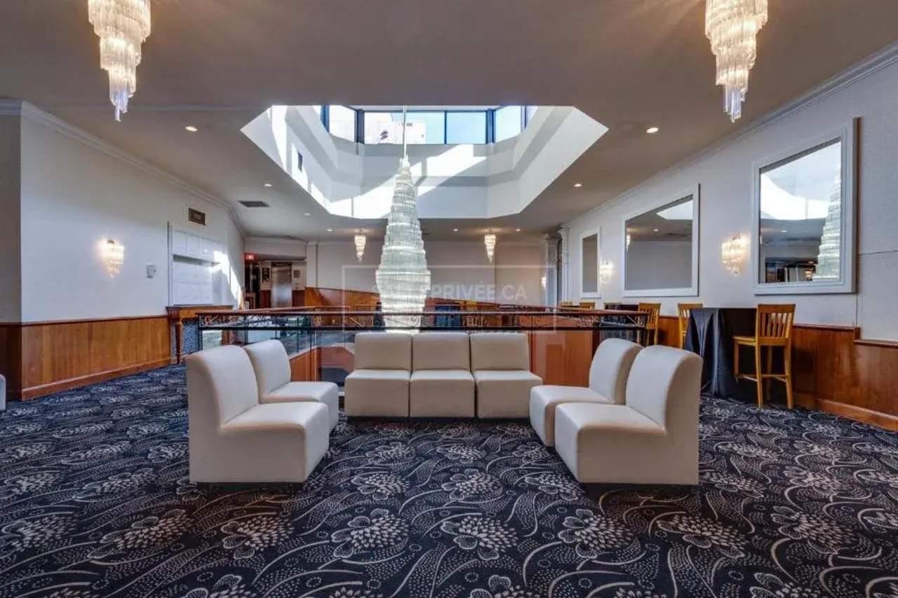 Photo - Hotel Universel Montréal