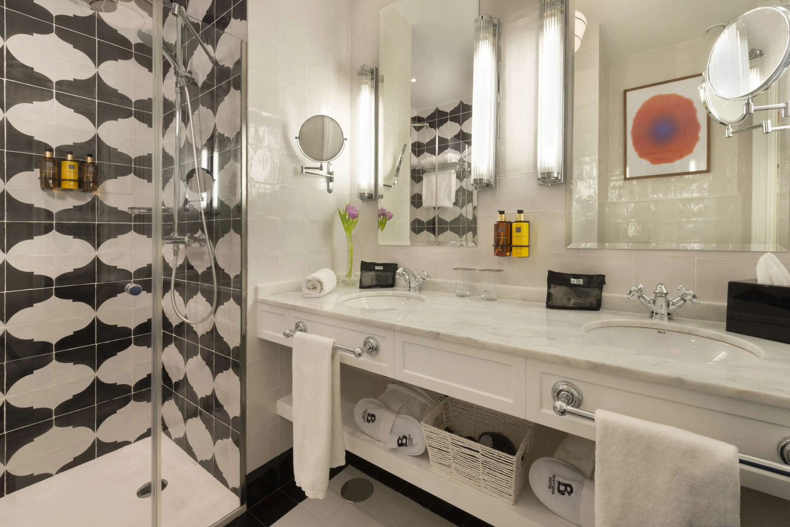 Photo - Boutique Hotel H10 Villa de la Reina