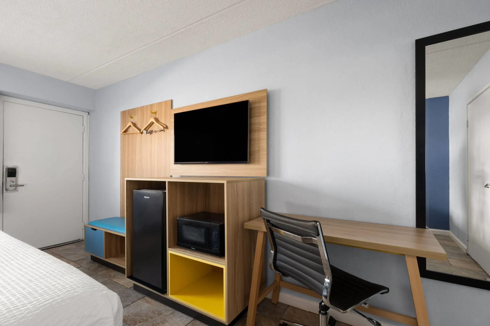 Photo - Days Inn by Wyndham Charlotte University