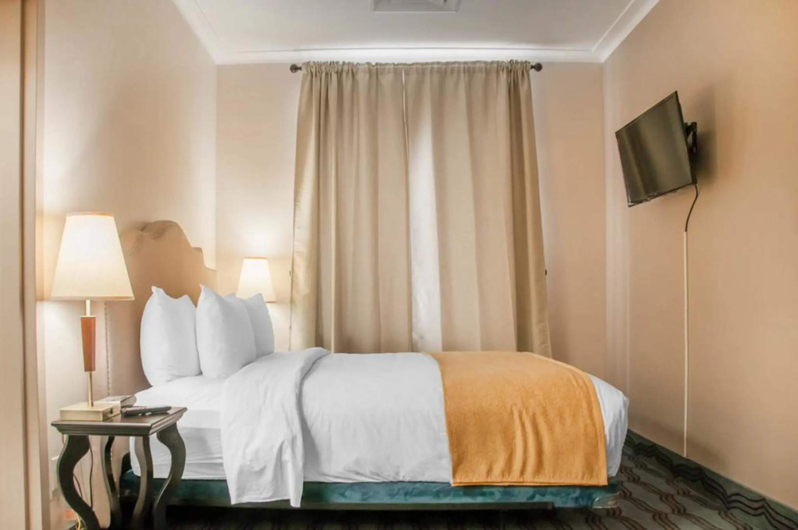 Foto - Empire Suites