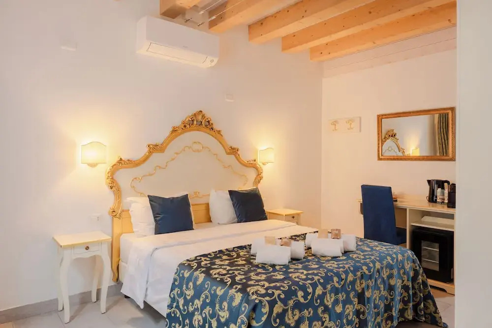 Photo - Venice Rooms