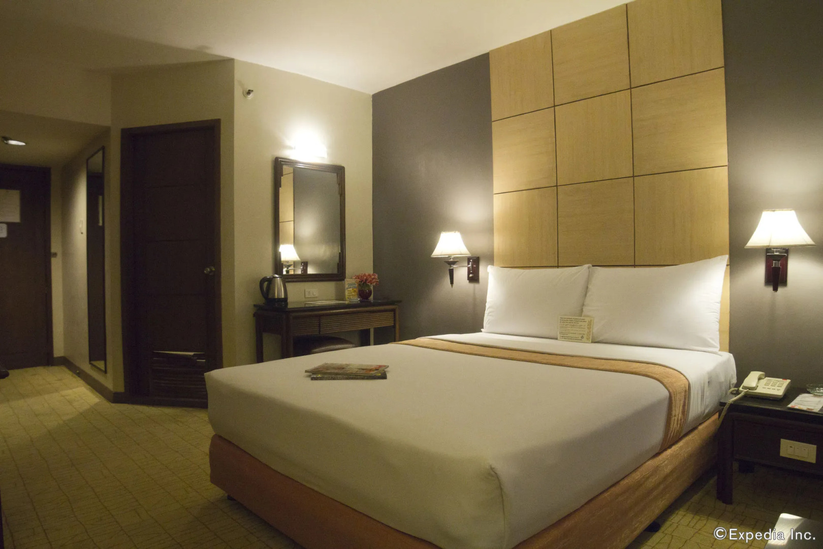 Photo - Riviera Mansion Hotel