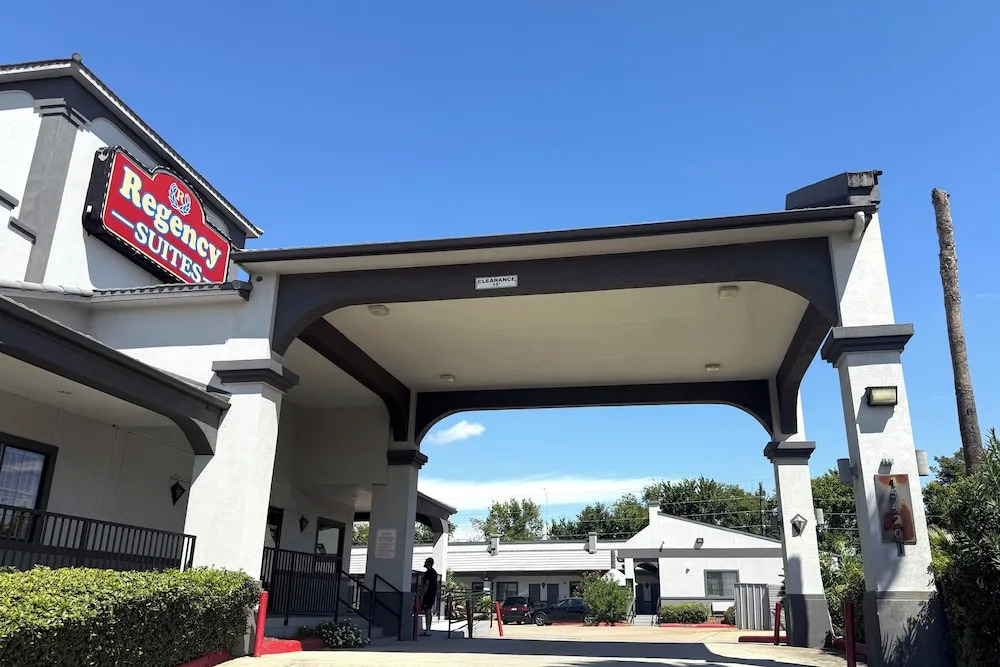 Foto - Hotel O Regency Suites Houston - IAH Beltway 8